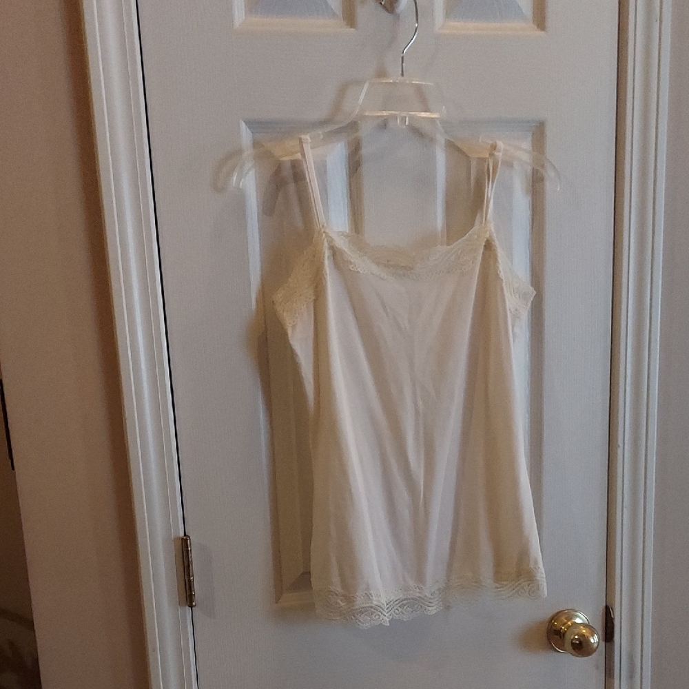 Ann Taylor Cream Lace Camisole Top - Longer Style In Small EUC!